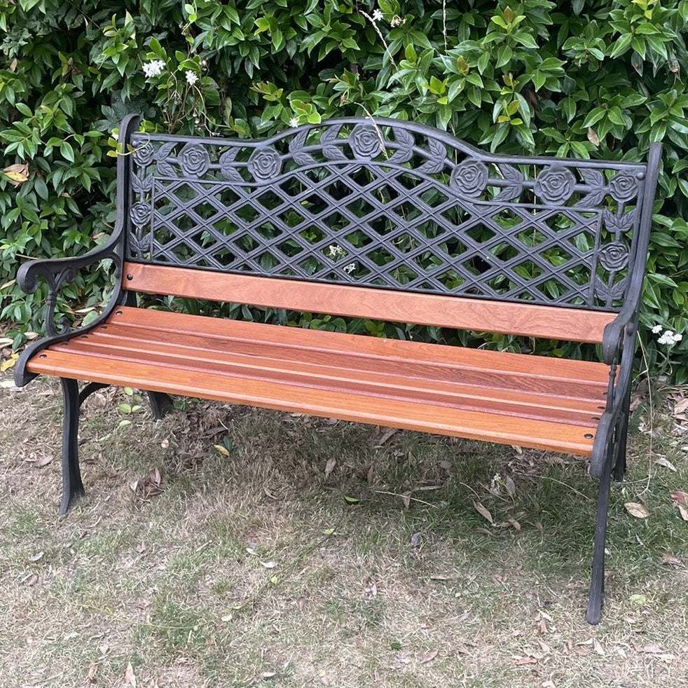 BENCH 17 DUNMOW