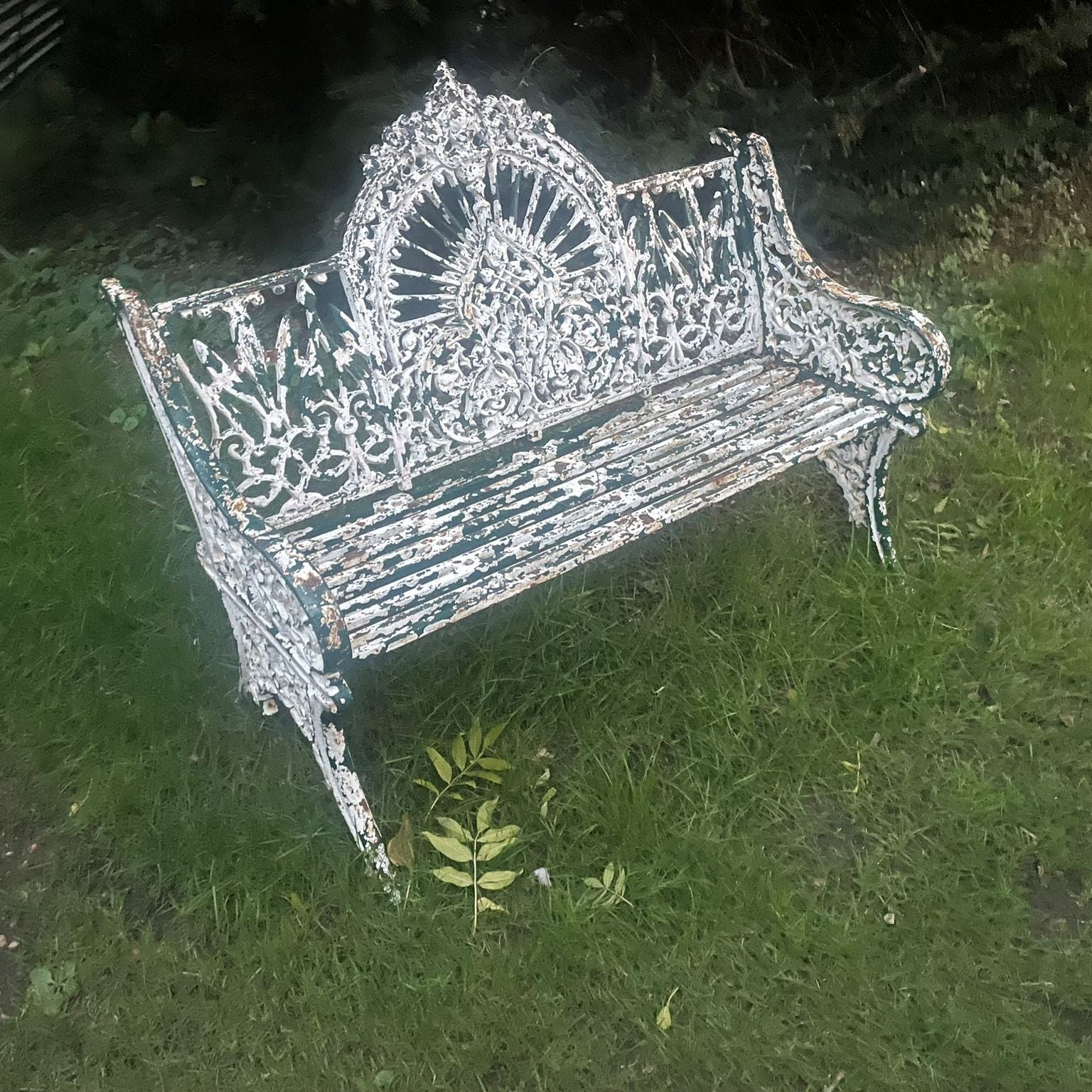 BENCH 59 PEACOCK
