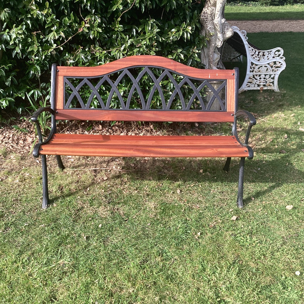 BENCH 18 FARNBOROUGH