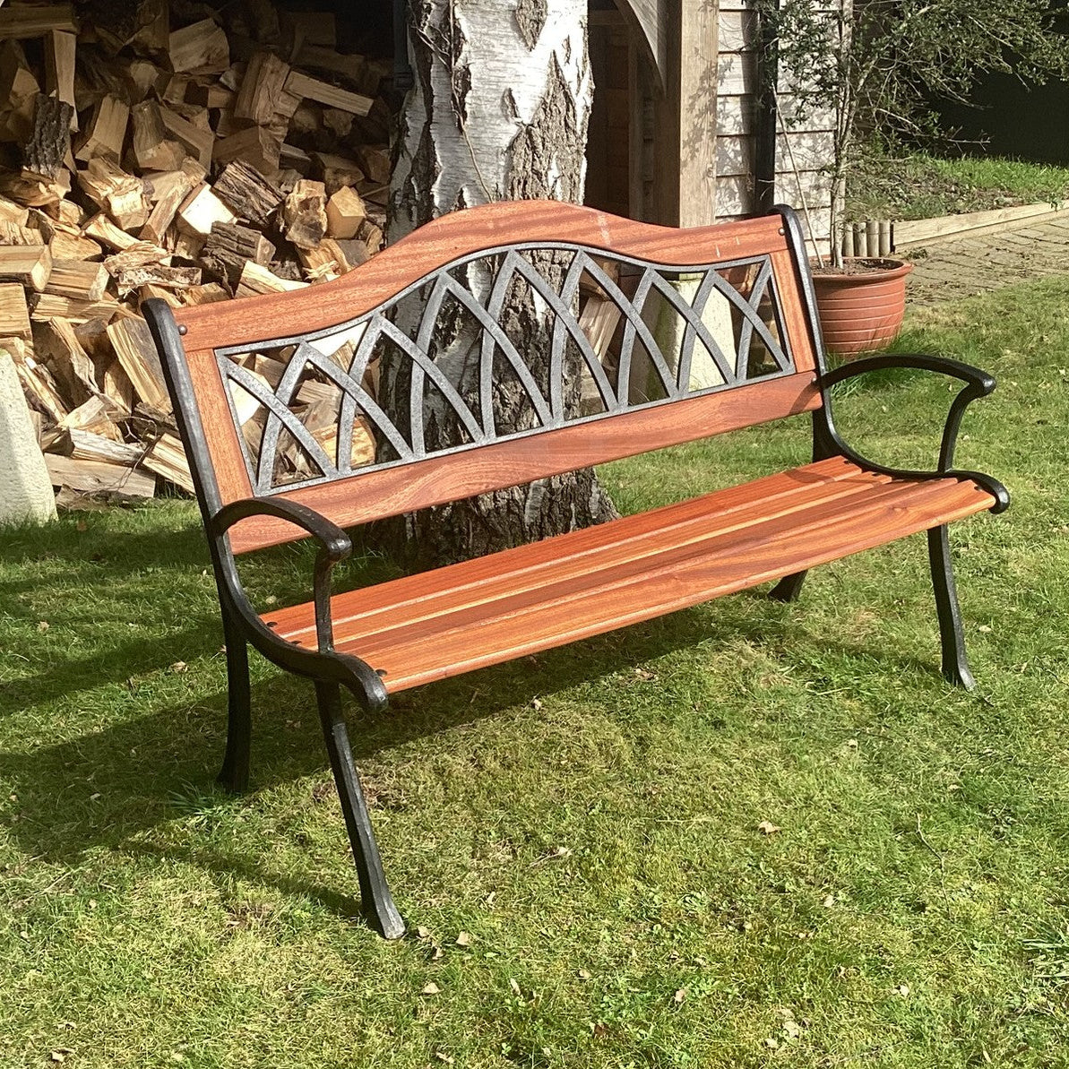 BENCH 18 FARNBOROUGH