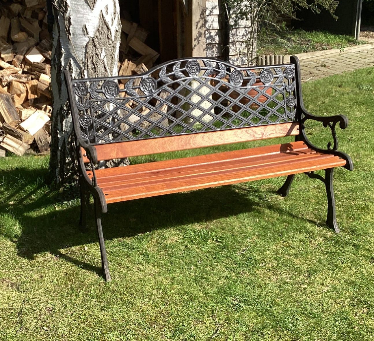 BENCH 17 DUNMOW