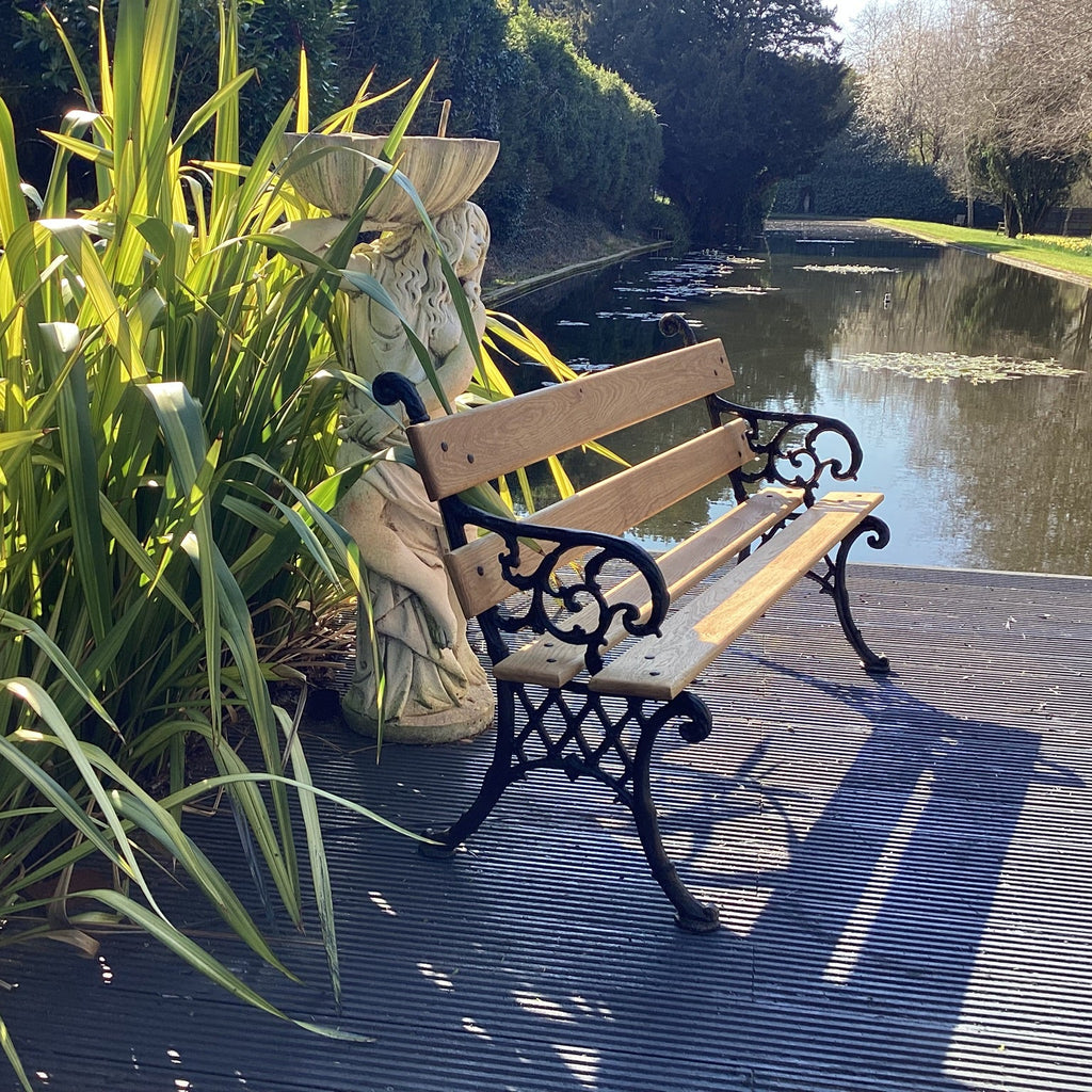 BENCH 77 MORETON