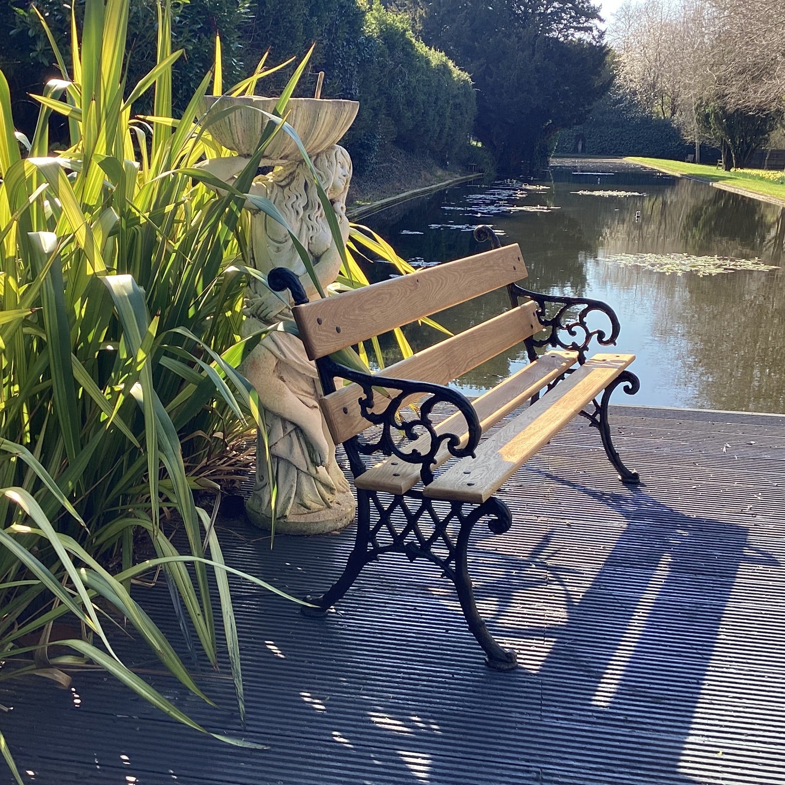 BENCH 77 MORETON
