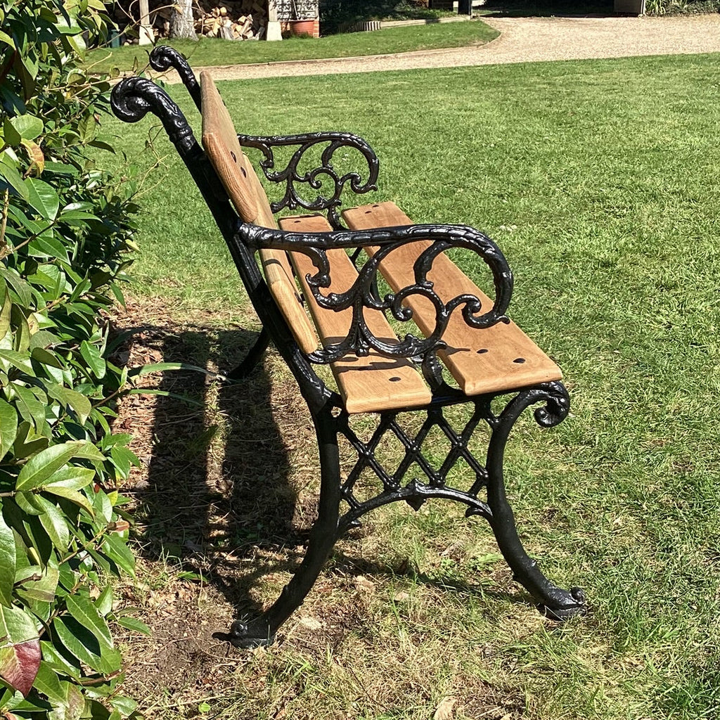 BENCH 77 MORETON