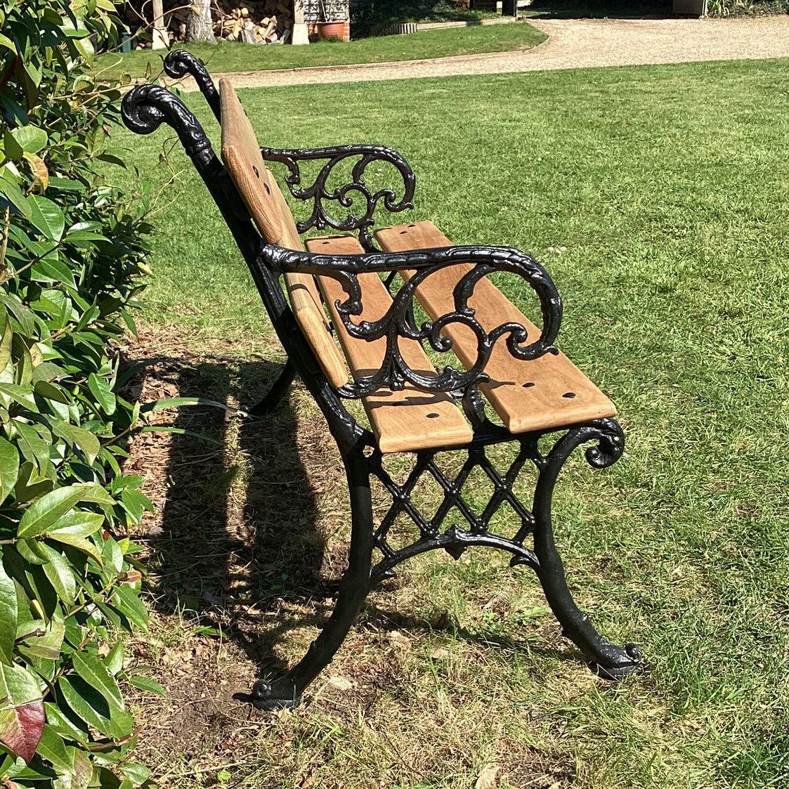 BENCH 77 MORETON
