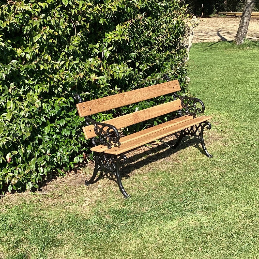 BENCH 77 MORETON