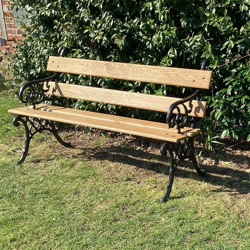 BENCH 77 MORETON