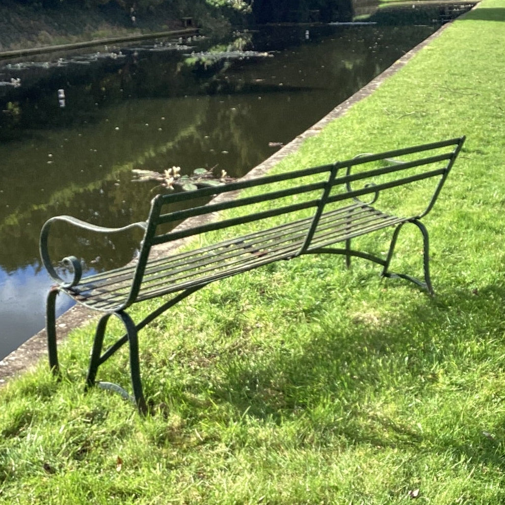 BENCH 121 CHARLBURY